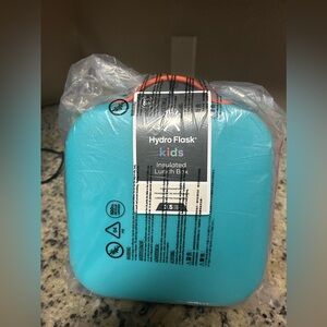 NWT Hydro Flask kids' lunch box
